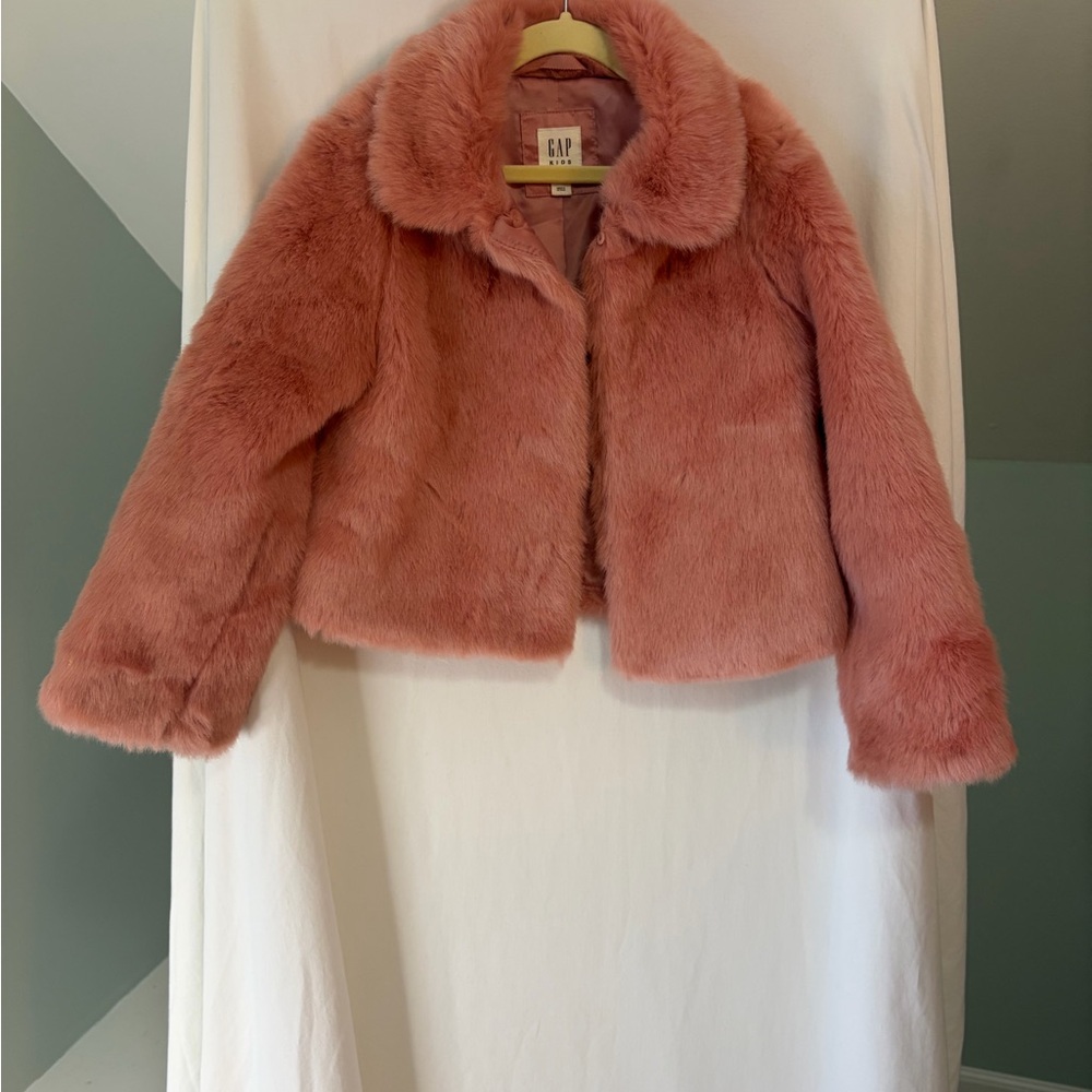 GAP Kids Soft Pink Faux Fur Coat size small - Picture 3 of 7